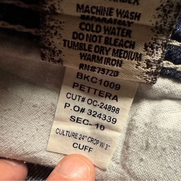 Buckle BKE Culture 24’ crop with 3’’ cuff dark wash jeans size 30 - Picture 5 of 10